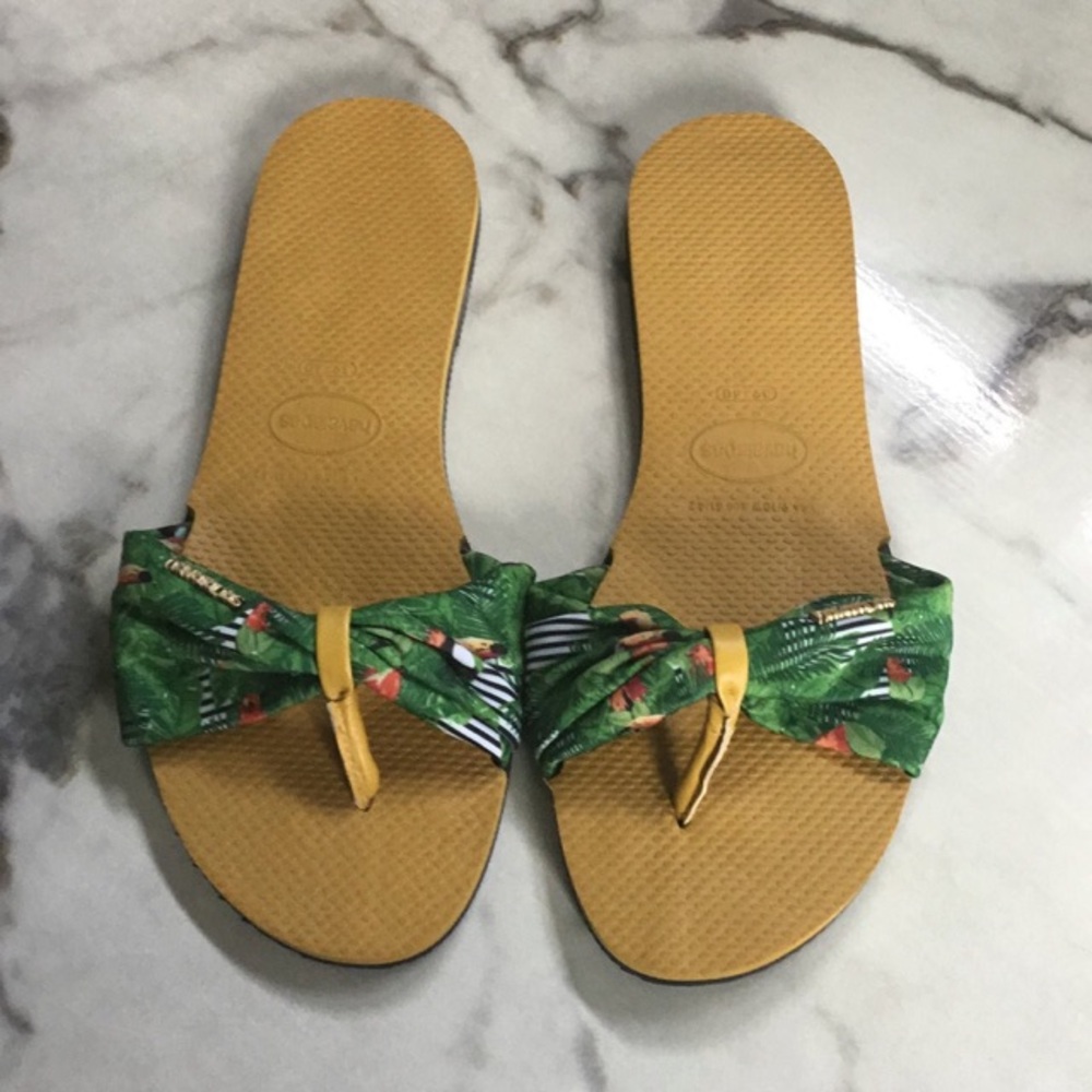 Haviannas You Saint Tropez Sandals Size 10 Brazil Green Fabric Soft Vacay Beach